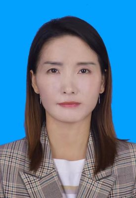党支部书记_何芳
