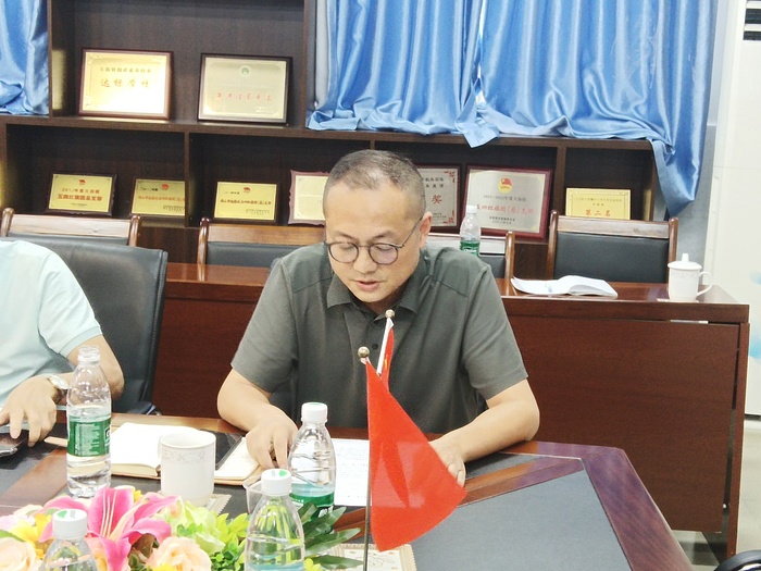 袁校.jpg