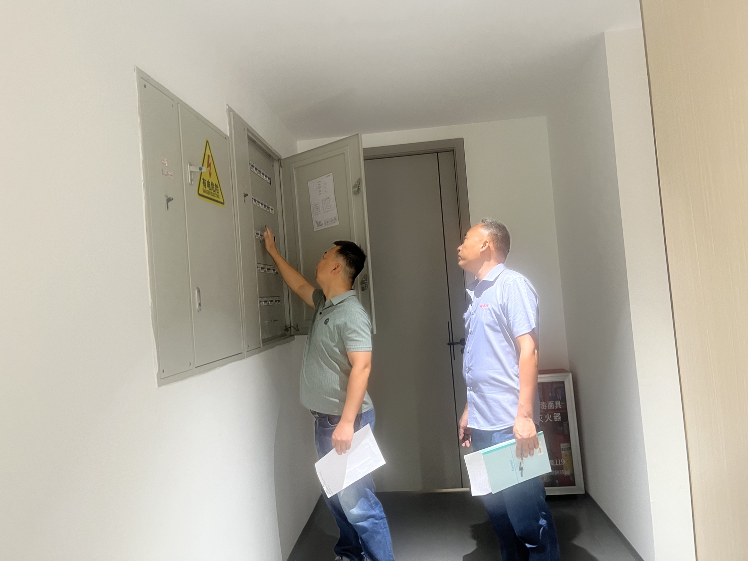 龙溪小鹏店安全检查 (6).jpg