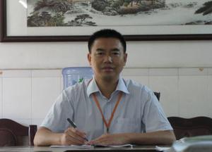 张才俊：校长助理，本科学历，中学一级教师，曾获得天河区优秀教师称号，广州市嘉福教育集团“十佳”员工，嘉福集团优秀干部。